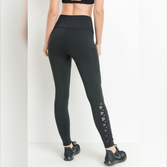 Hybrid Mesh & Lattice Straps Full Pocket Leggings - Picture 5 of 6